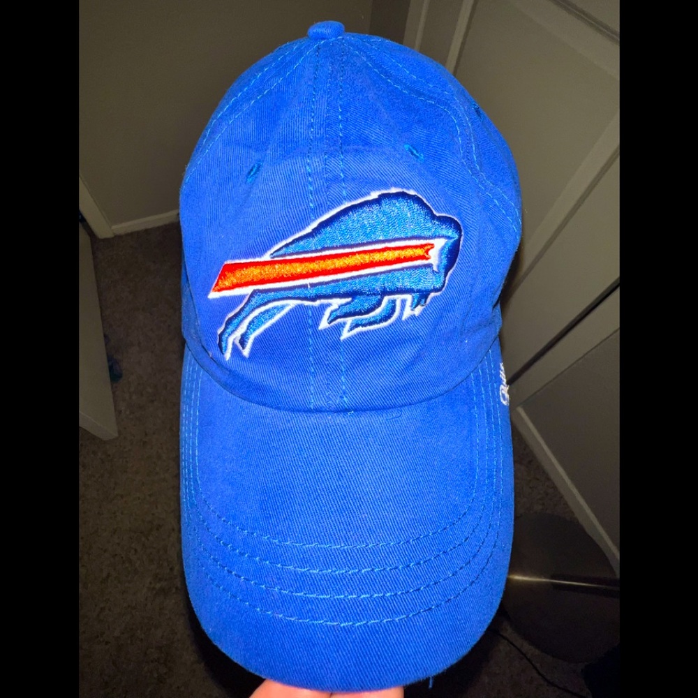 One size fits all bills hat #bills